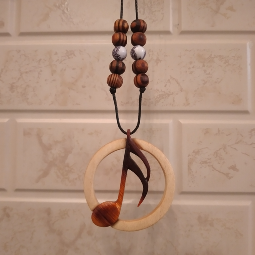 گردنبند چوبی طرح نت دولا چنگ سایز 45×50 میلیمتر
